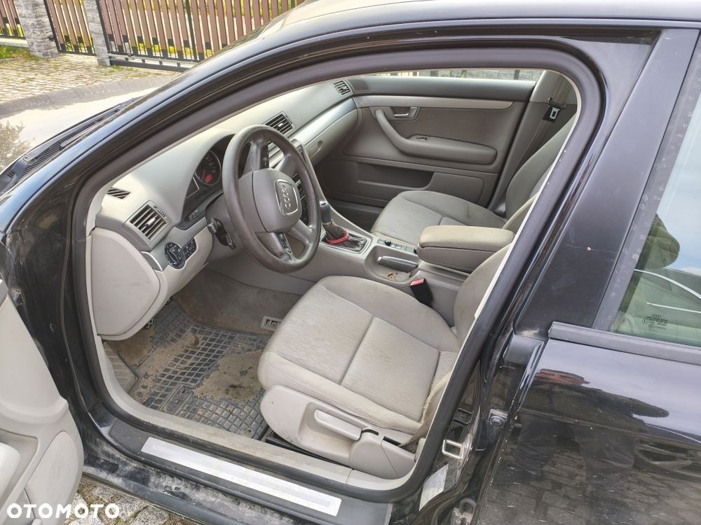 Audi A4 Limousine - 4