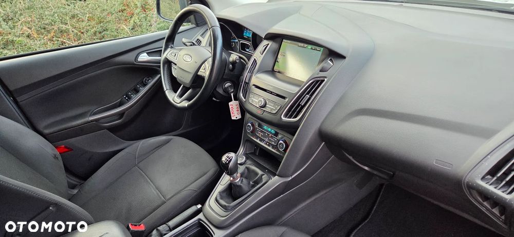 Ford Focus 1.0 EcoBoost Titanium - 38