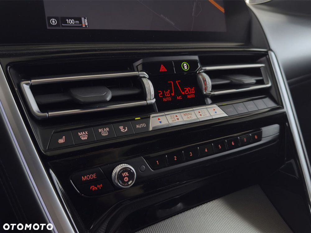 BMW Seria 8 - 24