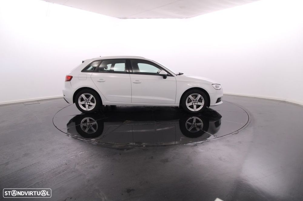 Audi A3 Sportback 30 TDI - 9