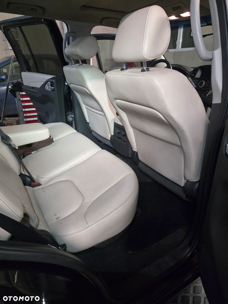 Nissan Pathfinder - 16