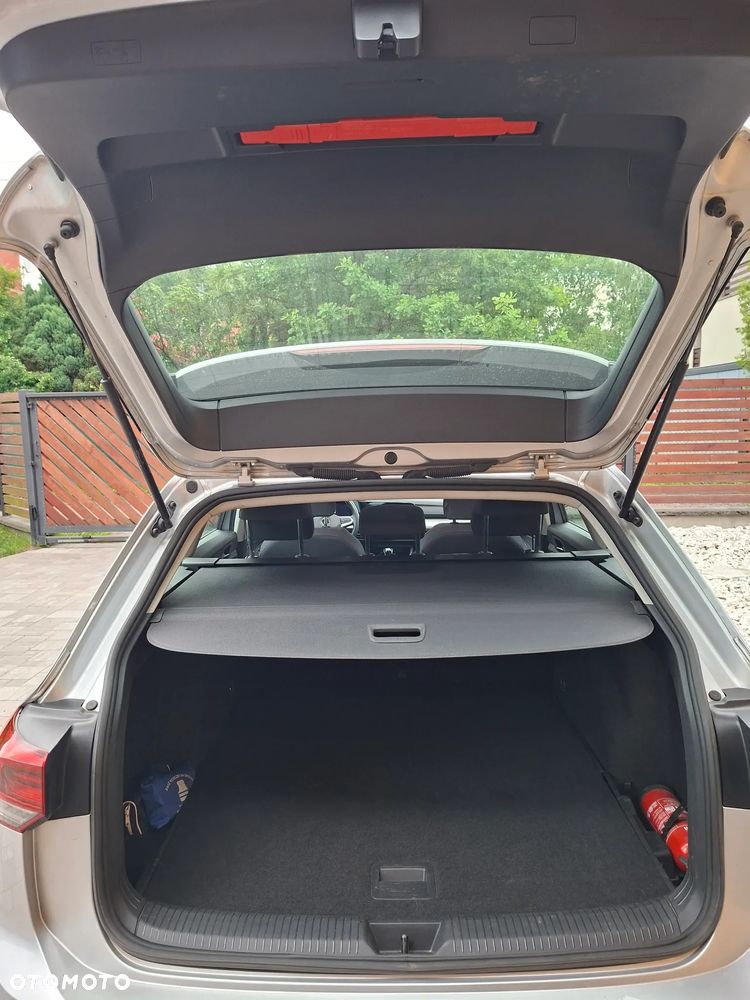 Volkswagen Golf - 22
