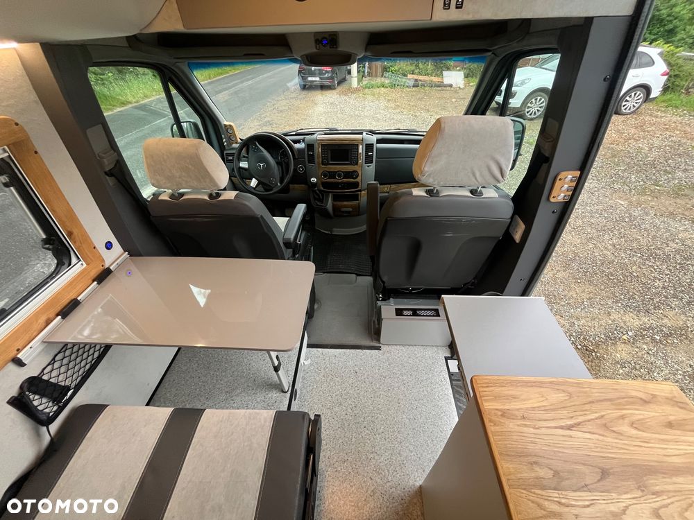 Mercedes-Benz Sprinter - 11