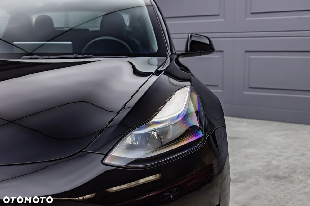 Tesla Model 3 - 8