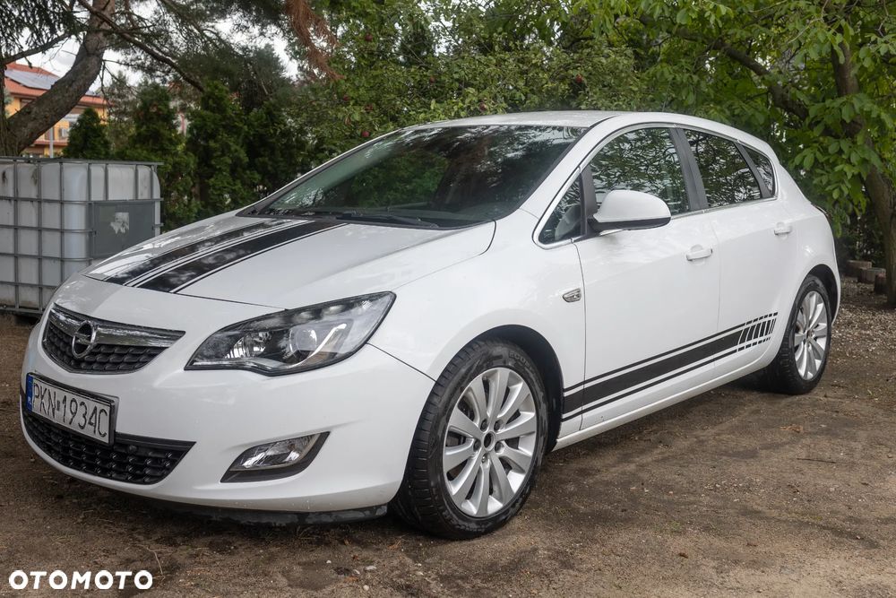 Opel Astra 2.0 CDTI Cosmo - 1