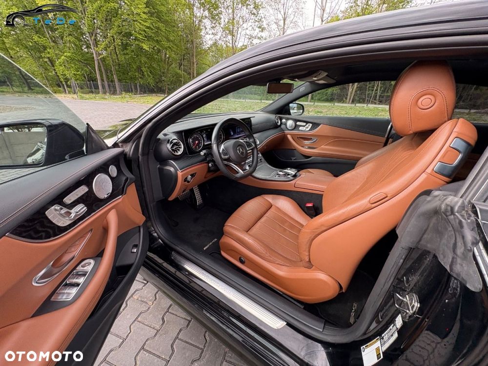 Mercedes-Benz Klasa E 400 4Matic 9G-TRONIC 25th Anniversary Edition - 24