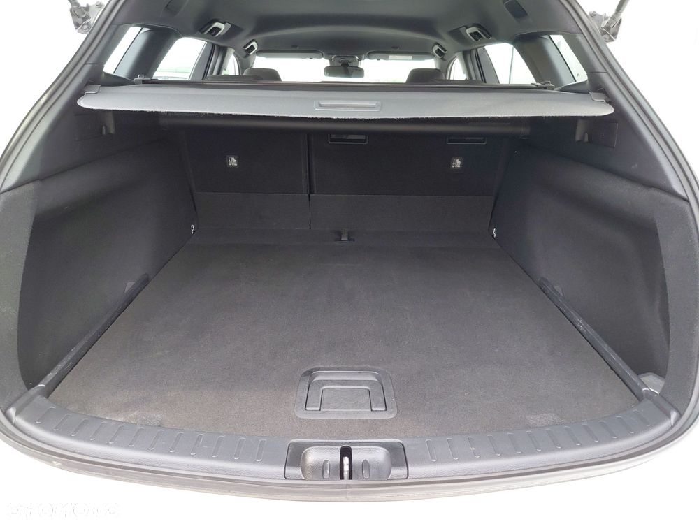 Toyota Corolla 1.8 Hybrid Comfort - 13