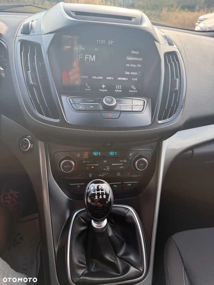 Ford Kuga 1.5 EcoBoost 2x4 Titanium - 5