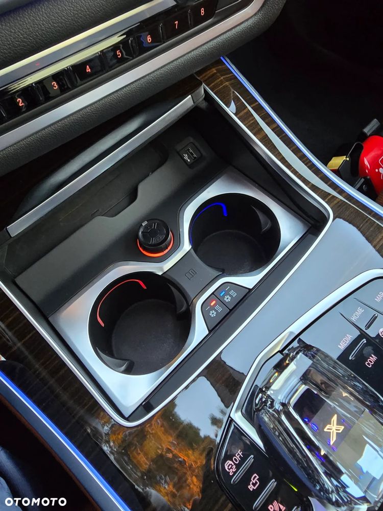 BMW X5 M M50d - 12