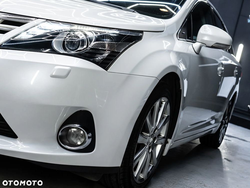Toyota Avensis 2.0 Business Edition - 5