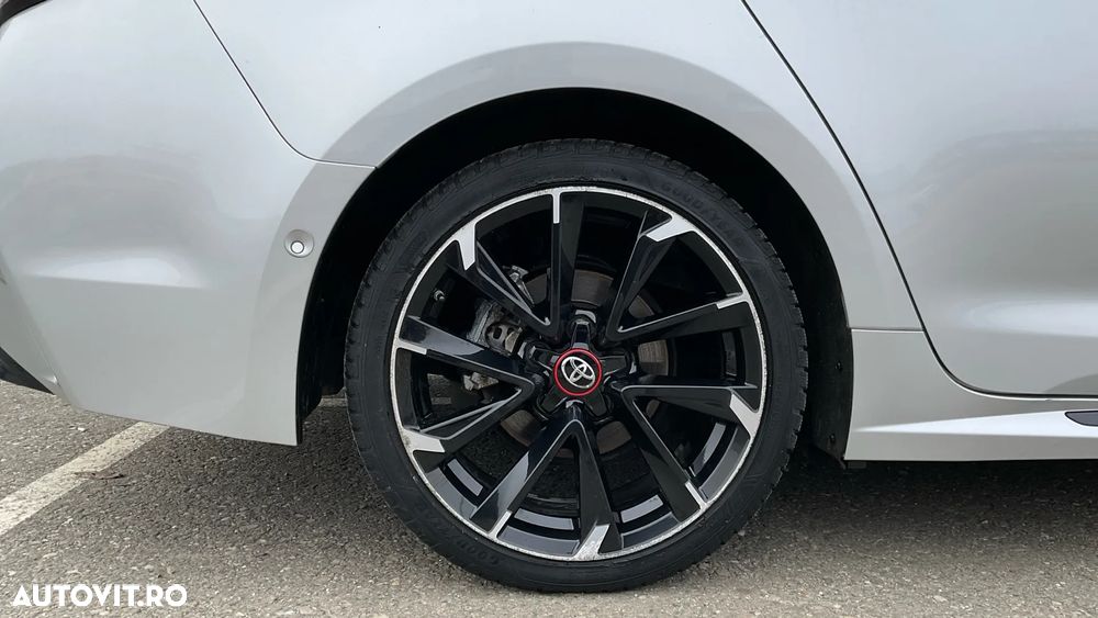 Toyota Corolla 2.0 HSD Exclusive Plus GR Sport Bi-Tone - 10