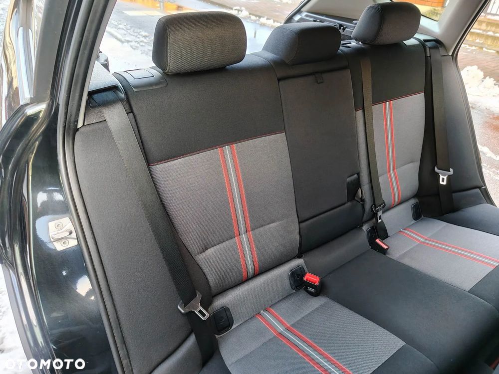 BMW X1 sDrive16d Sport Line - 18