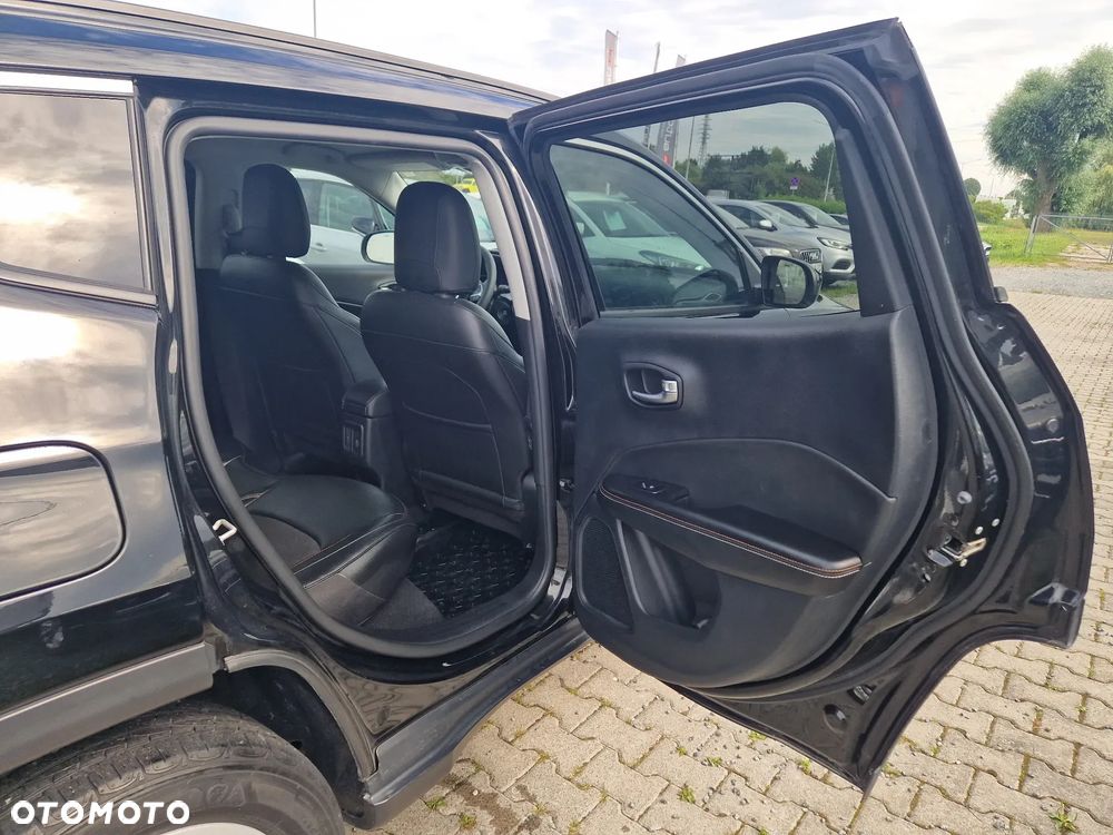Jeep Compass - 29