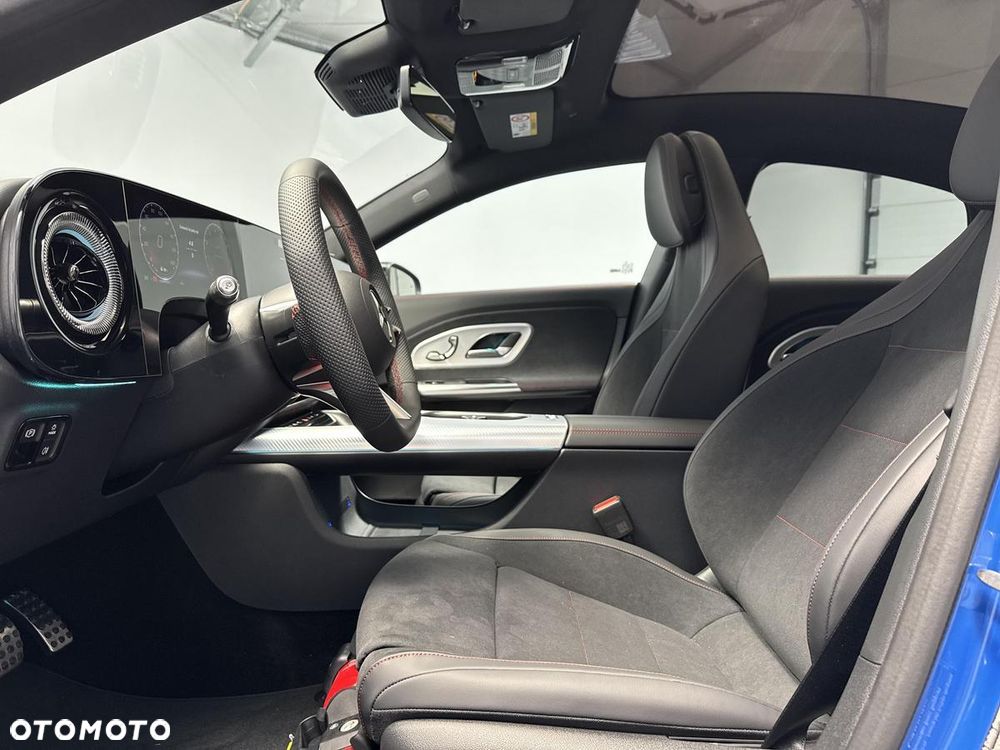 Mercedes-Benz CLA 200 mHEV 8G-DCT - 12