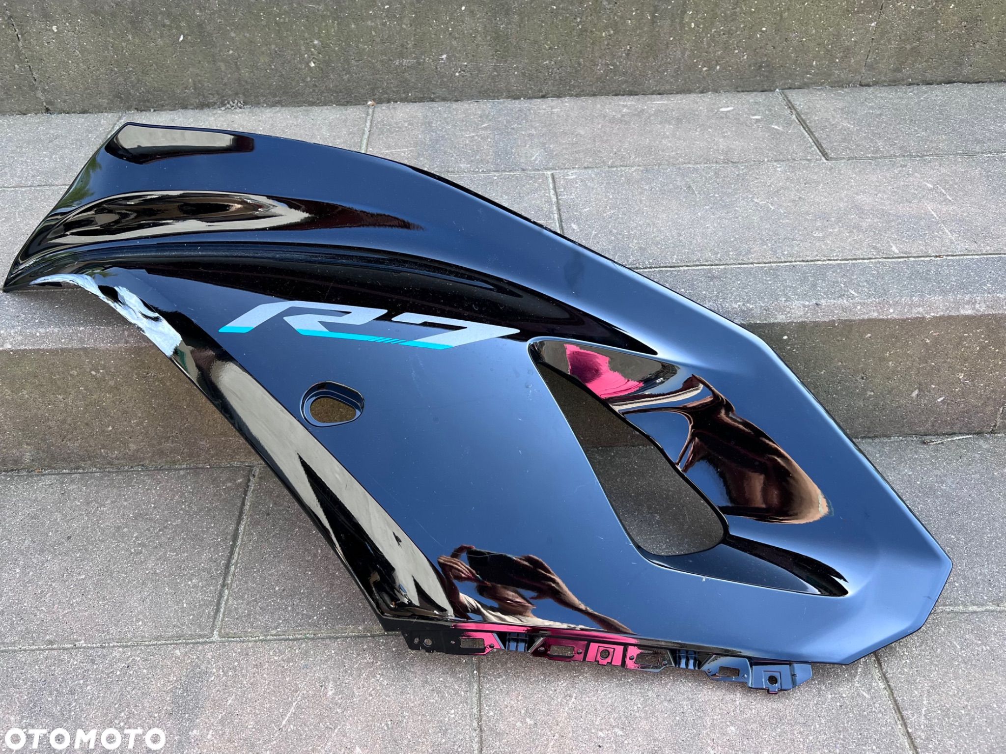 OWIEWKA BOCZEK LEWY YAMAHA YZF R7 - 1