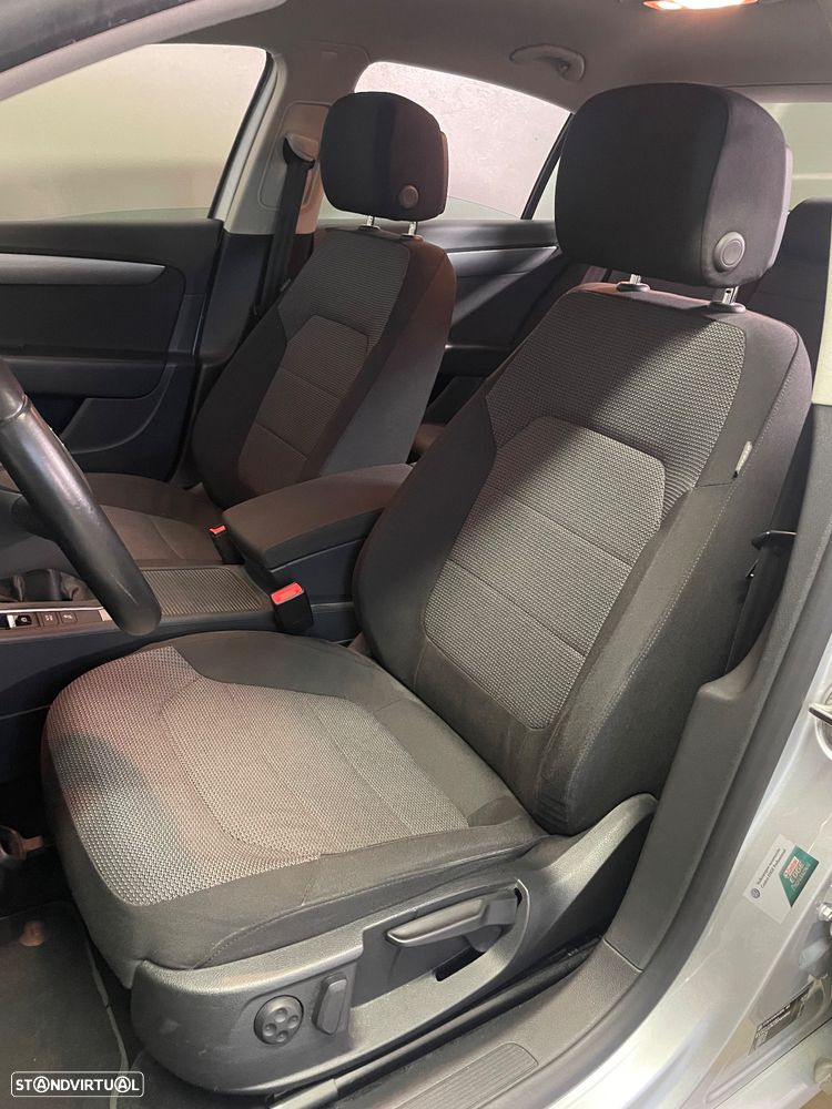 Volkswagen Passat 1.6 TDI BlueMotion — fotografia 8