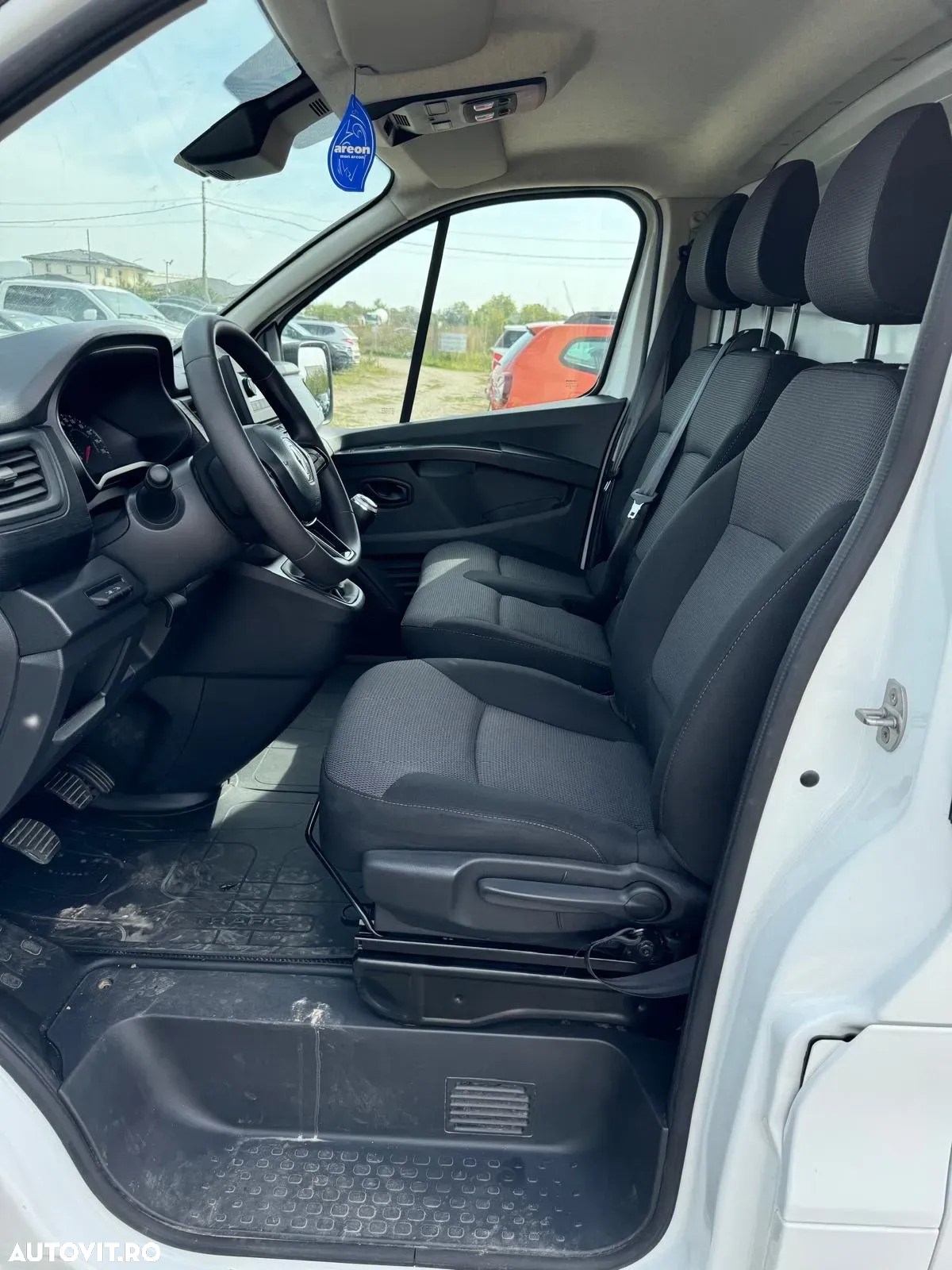 Renault Trafic - 10
