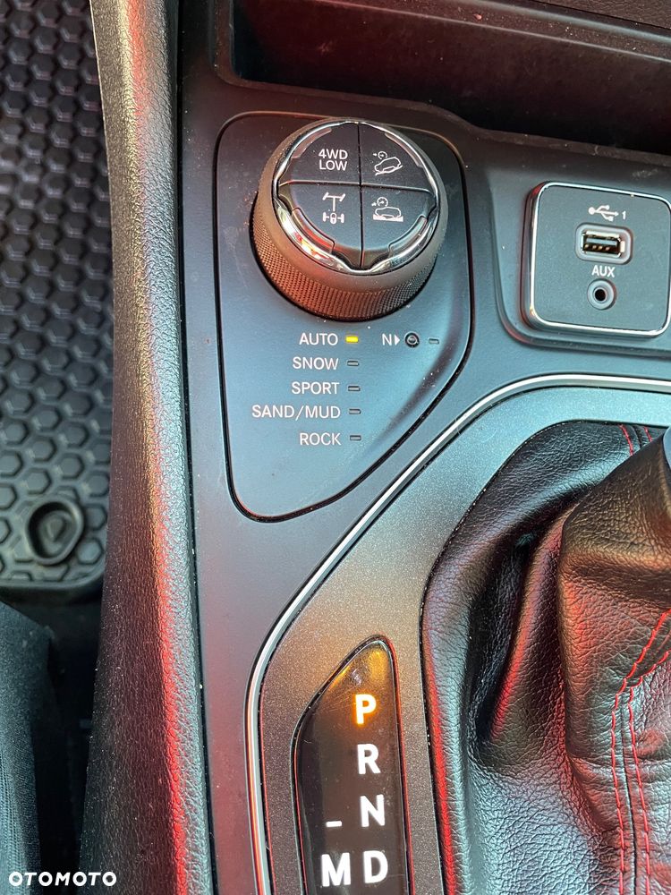 Jeep Cherokee - 22