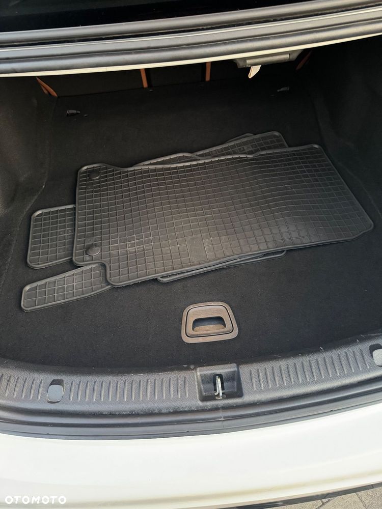 Mercedes-Benz Klasa E 220 d 9G-TRONIC - 20