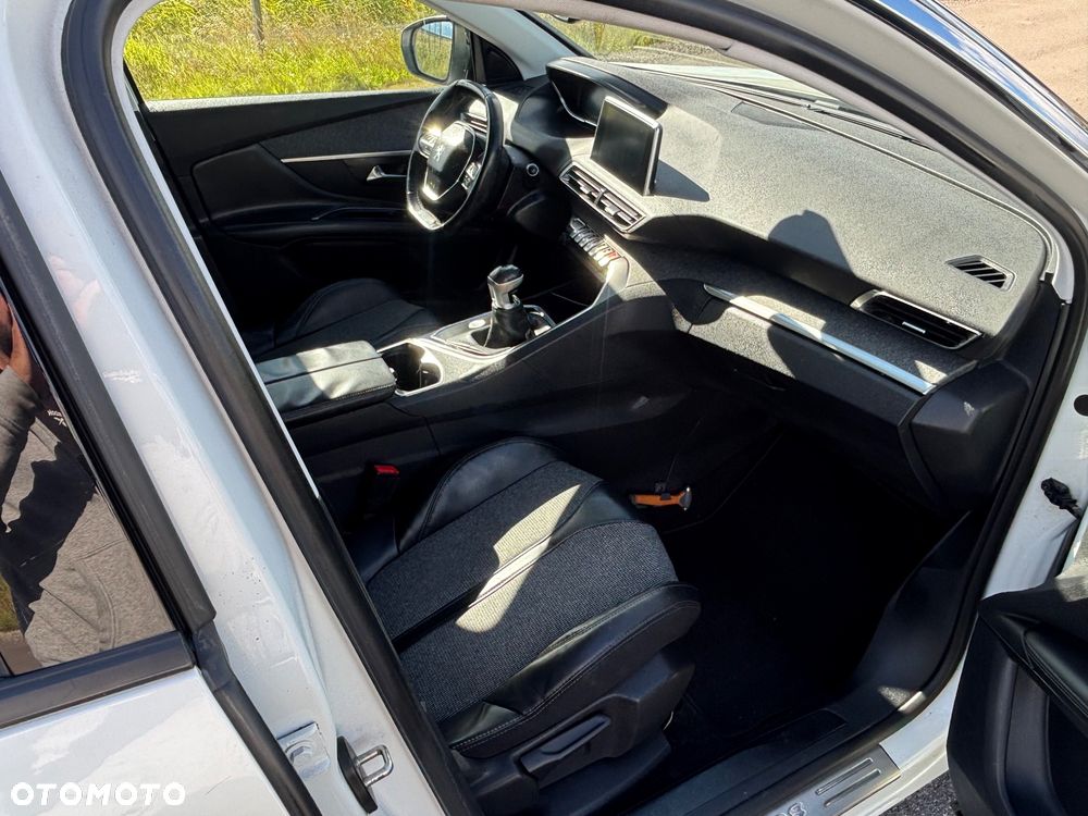 Peugeot 3008 1.2 PureTech Access S&S - 16