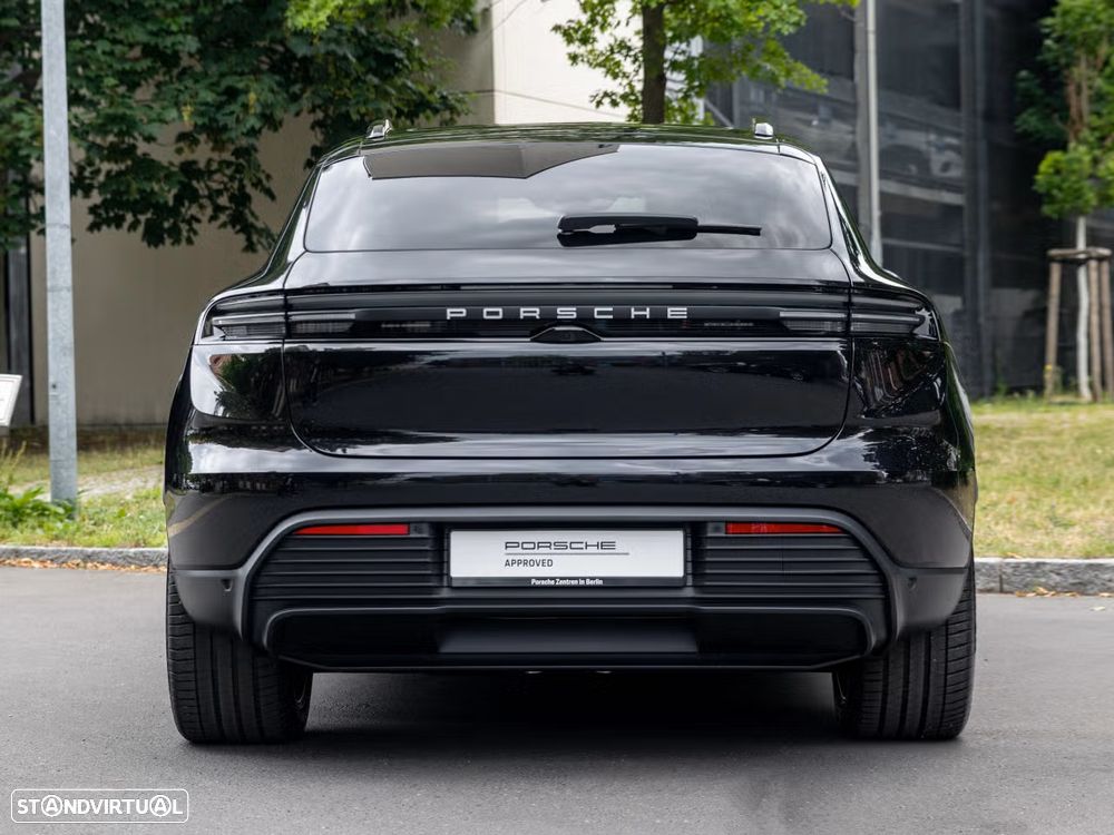 Porsche Macan Electric - 12