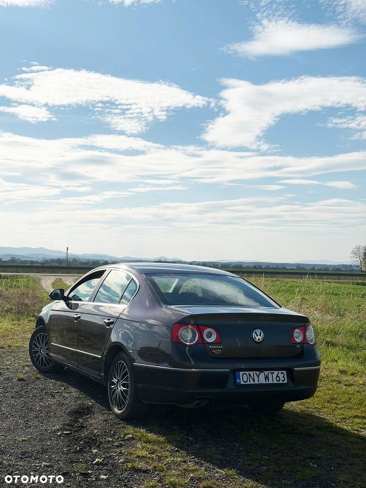 Volkswagen Passat 1.9 TDI Comfortline - 3