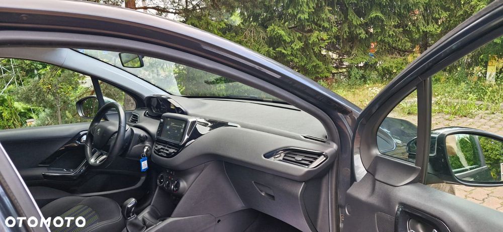 Peugeot 208 - 14