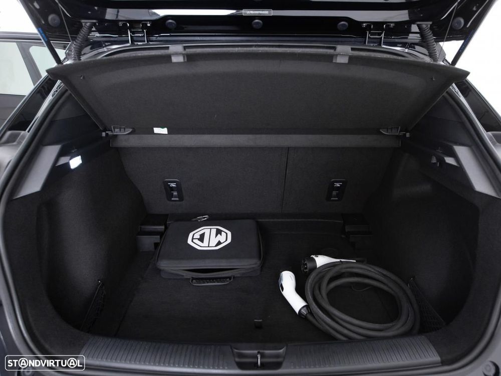 MG MG4 64 kWh Luxury - 12