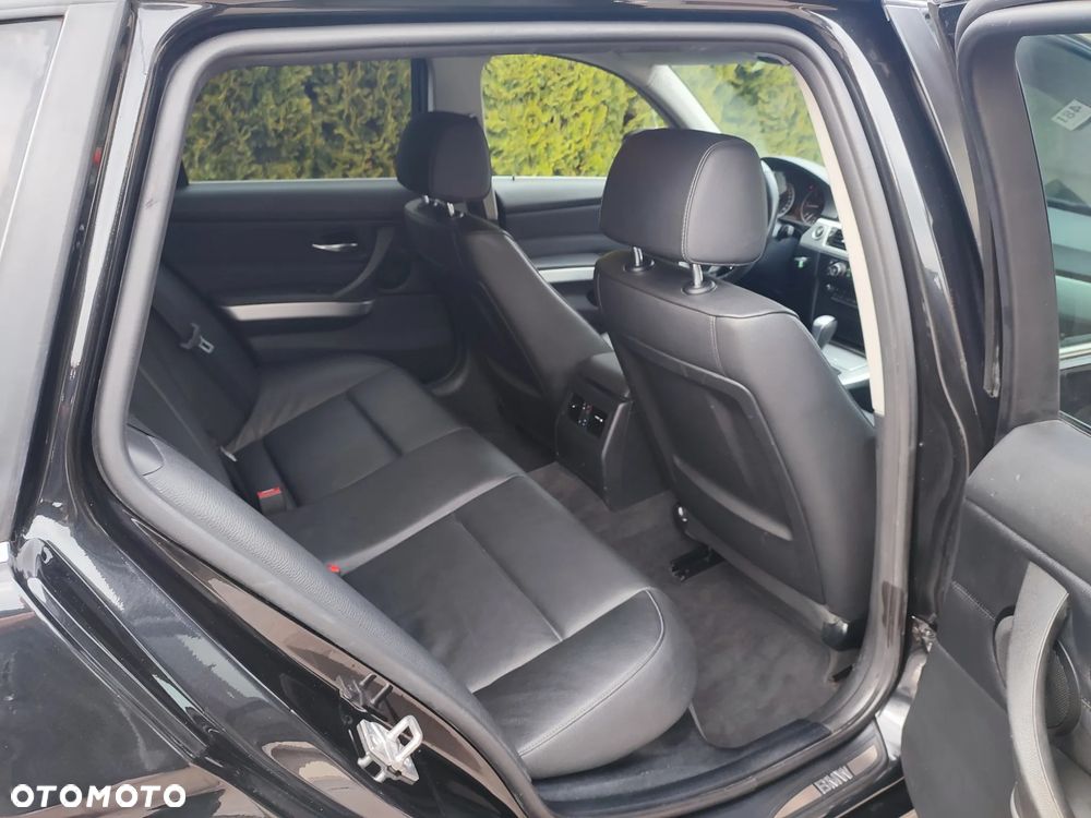 BMW Seria 3 320d - 12