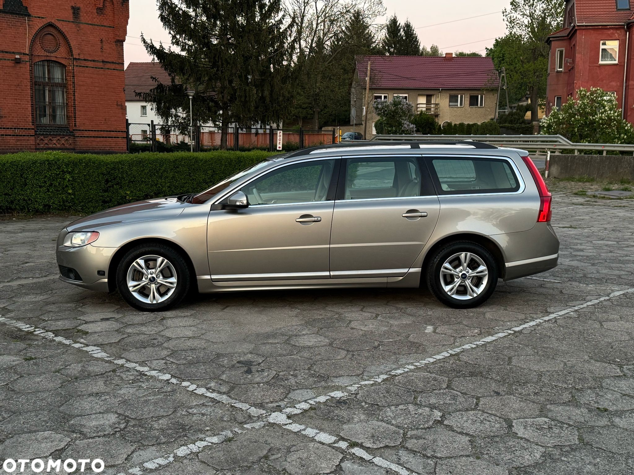 Volvo V70 2.5T Momentum - 2