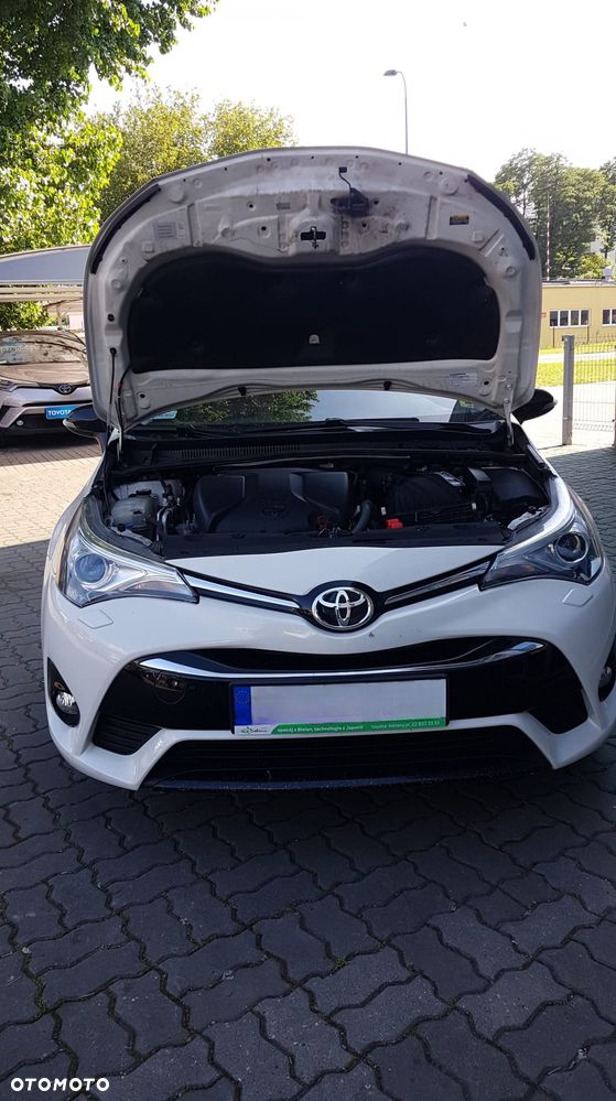 Toyota Avensis 2.0 D-4D Selection - 6