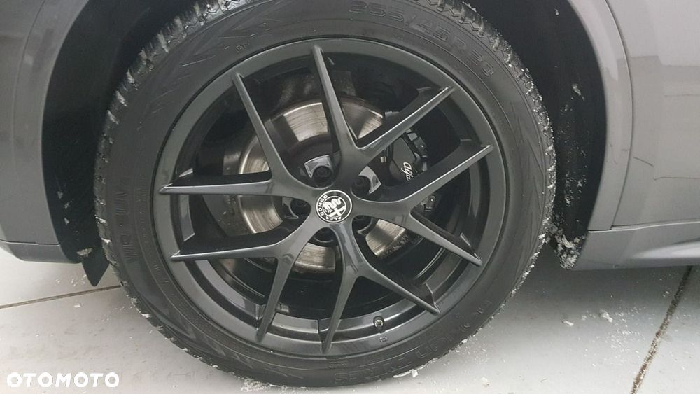 Alfa Romeo Stelvio - 9