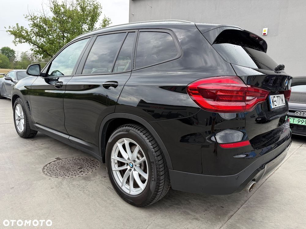 BMW X3 xDrive20i Advantage - 5