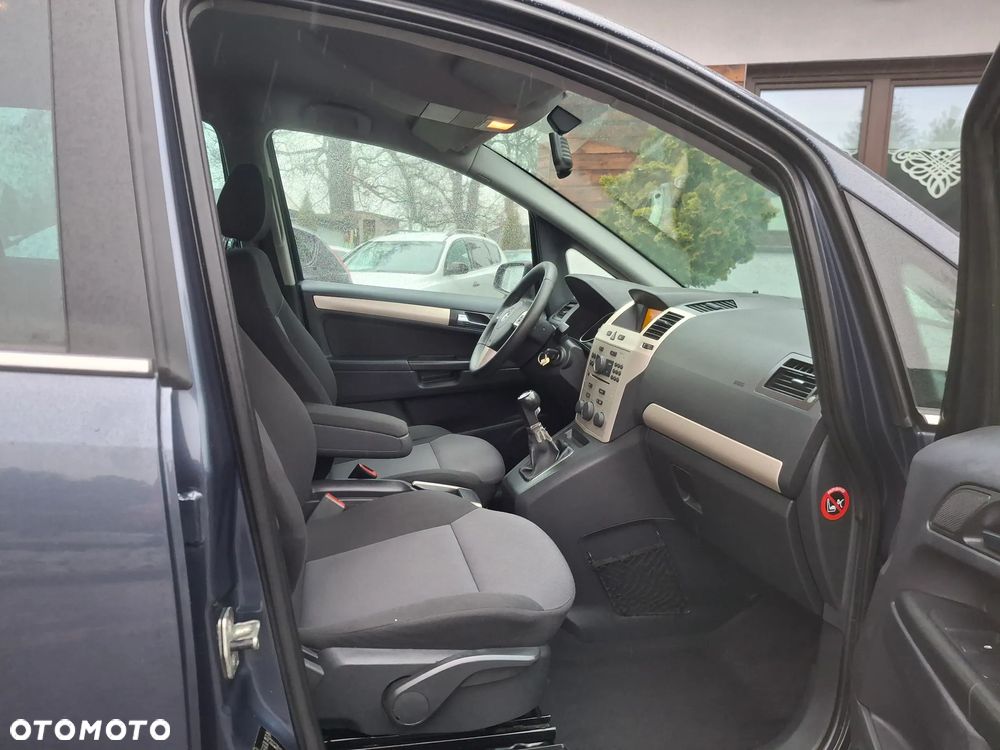 Opel Zafira 1.8 Cosmo EU5 - 26