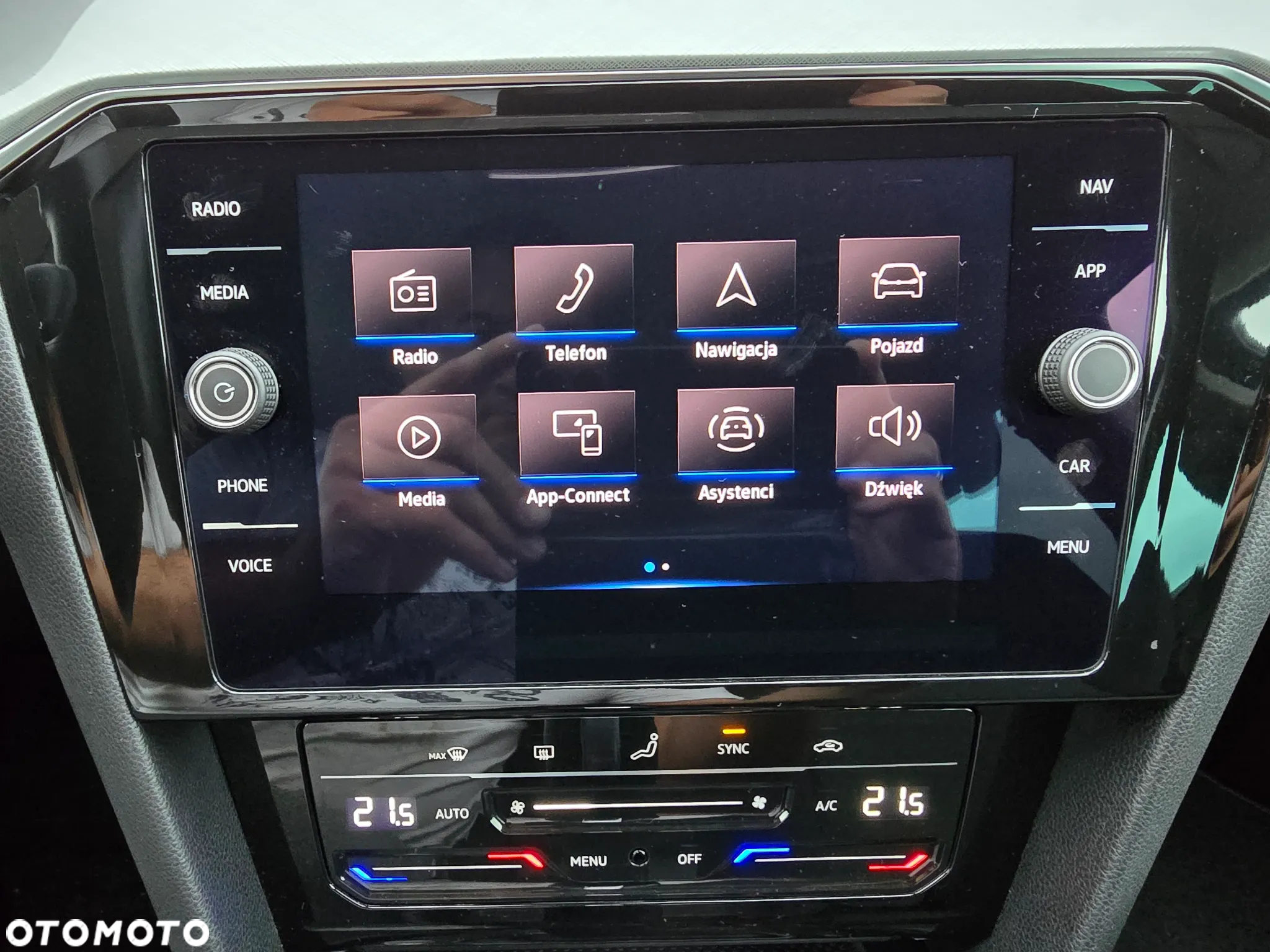Volkswagen Passat Variant 2.0 TDI SCR DSG R-Line - 20