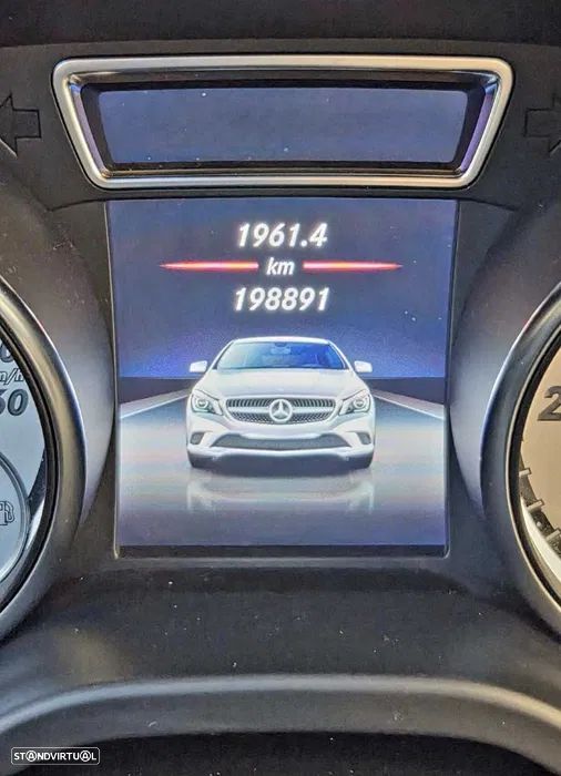 Mercedes-Benz CLA 200 d Shooting Brake AMG Line - 10