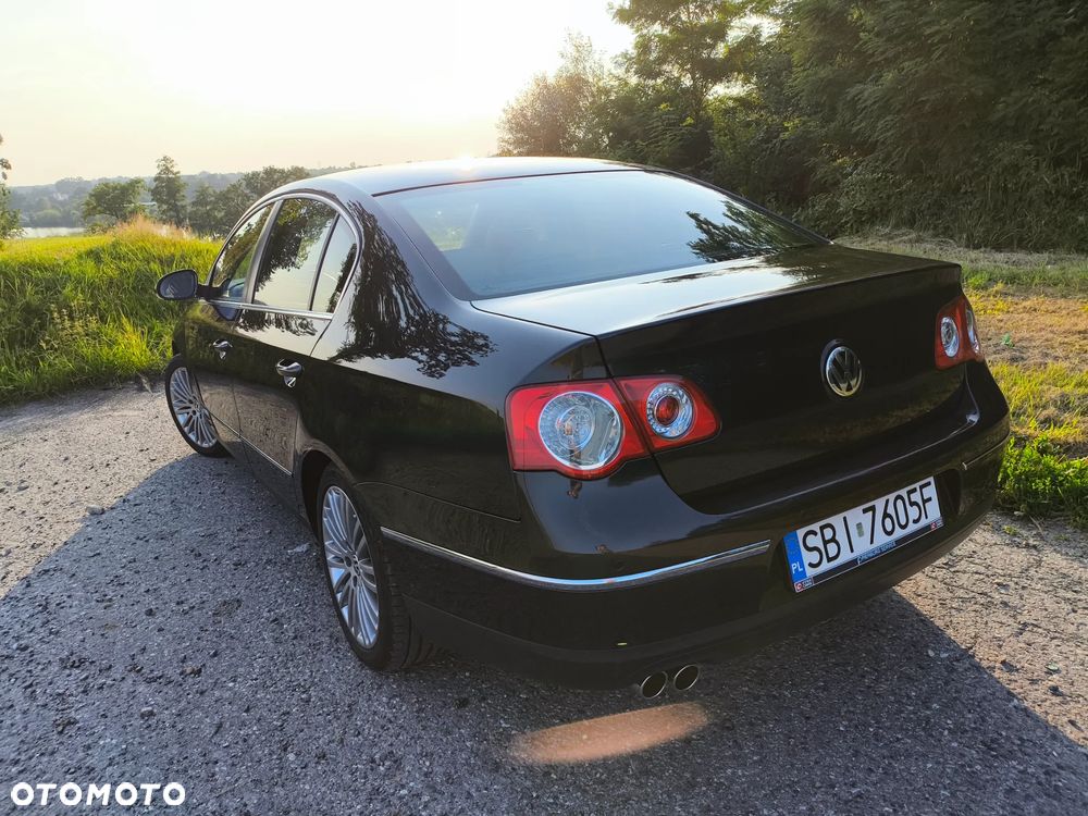 Volkswagen Passat 2.0 FSI Highline - 23