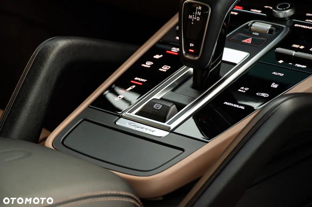 Porsche Cayenne - 30