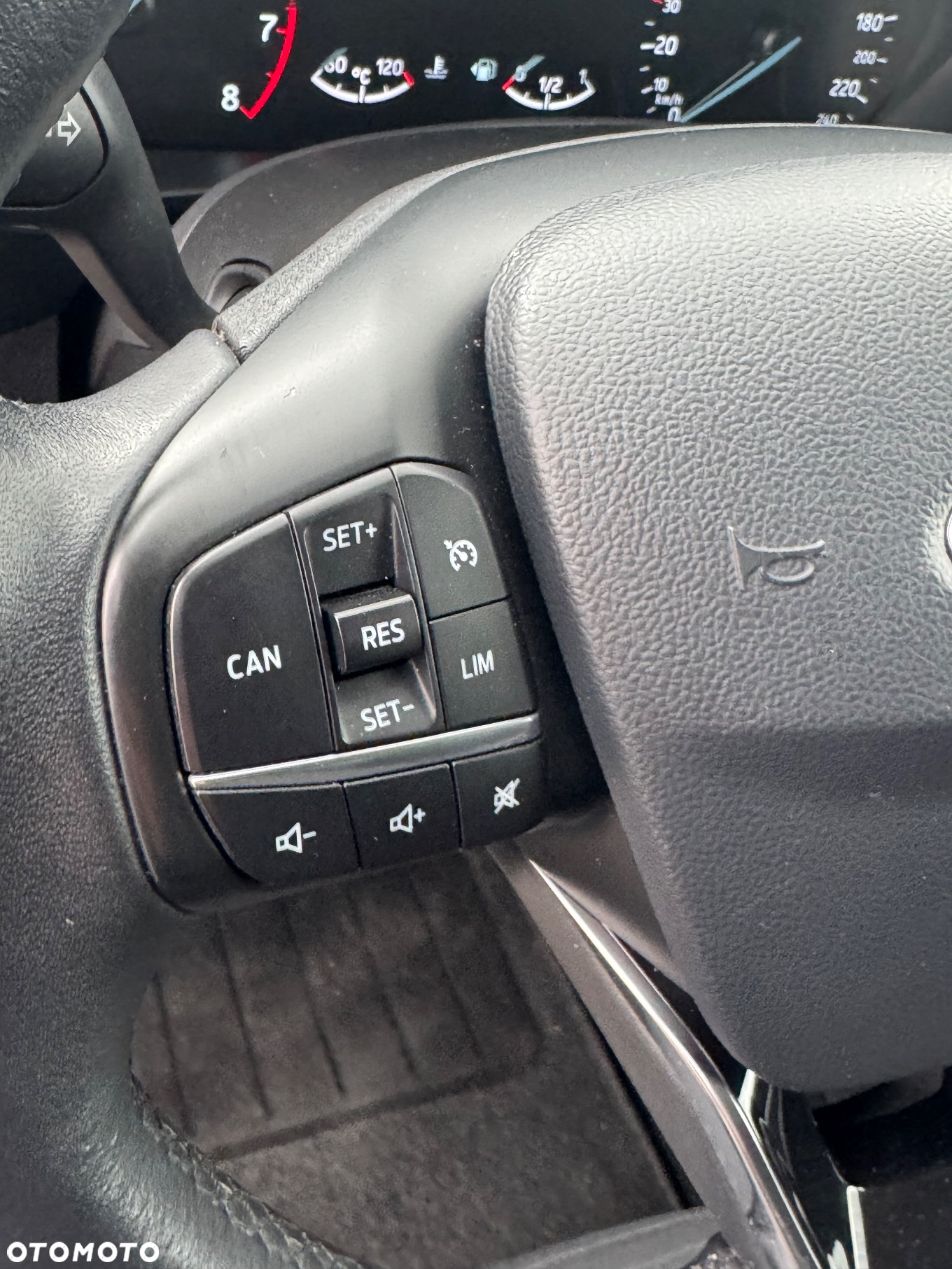 Ford Focus 1.0 EcoBoost Start-Stopp-System TITANIUM DESIGN - 20
