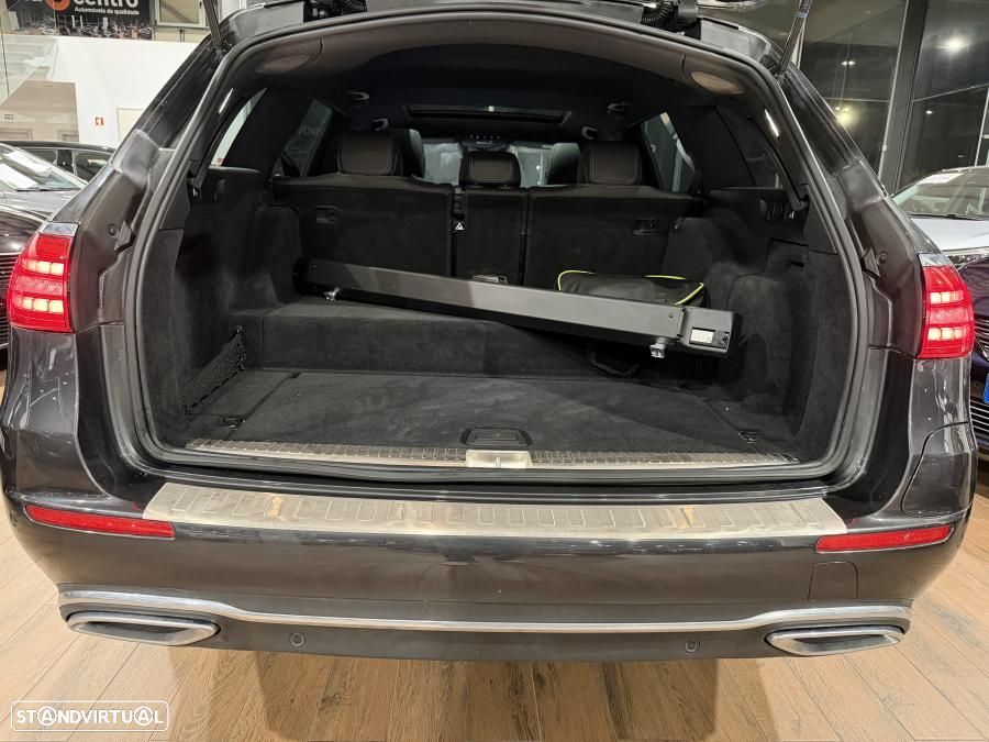 Mercedes-Benz E 300 de Avantgarde 4Matic - 33