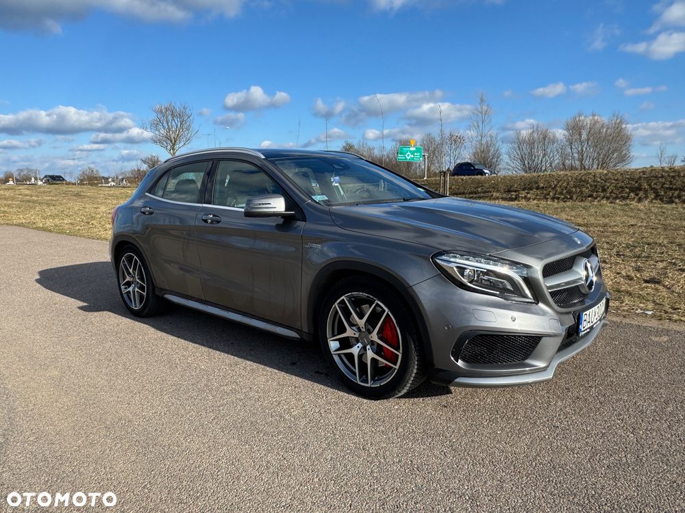 Mercedes-Benz GLA - 2