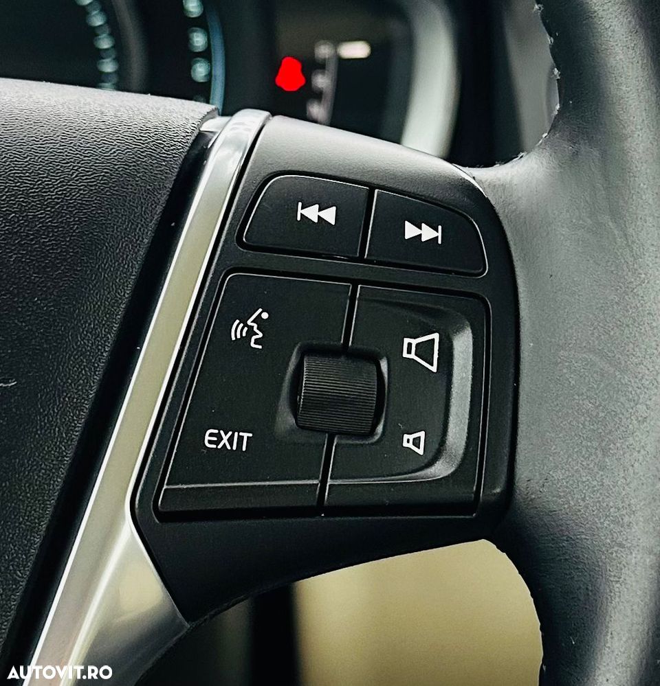 Volvo XC 60 D4 Geartronic Momentum - 26