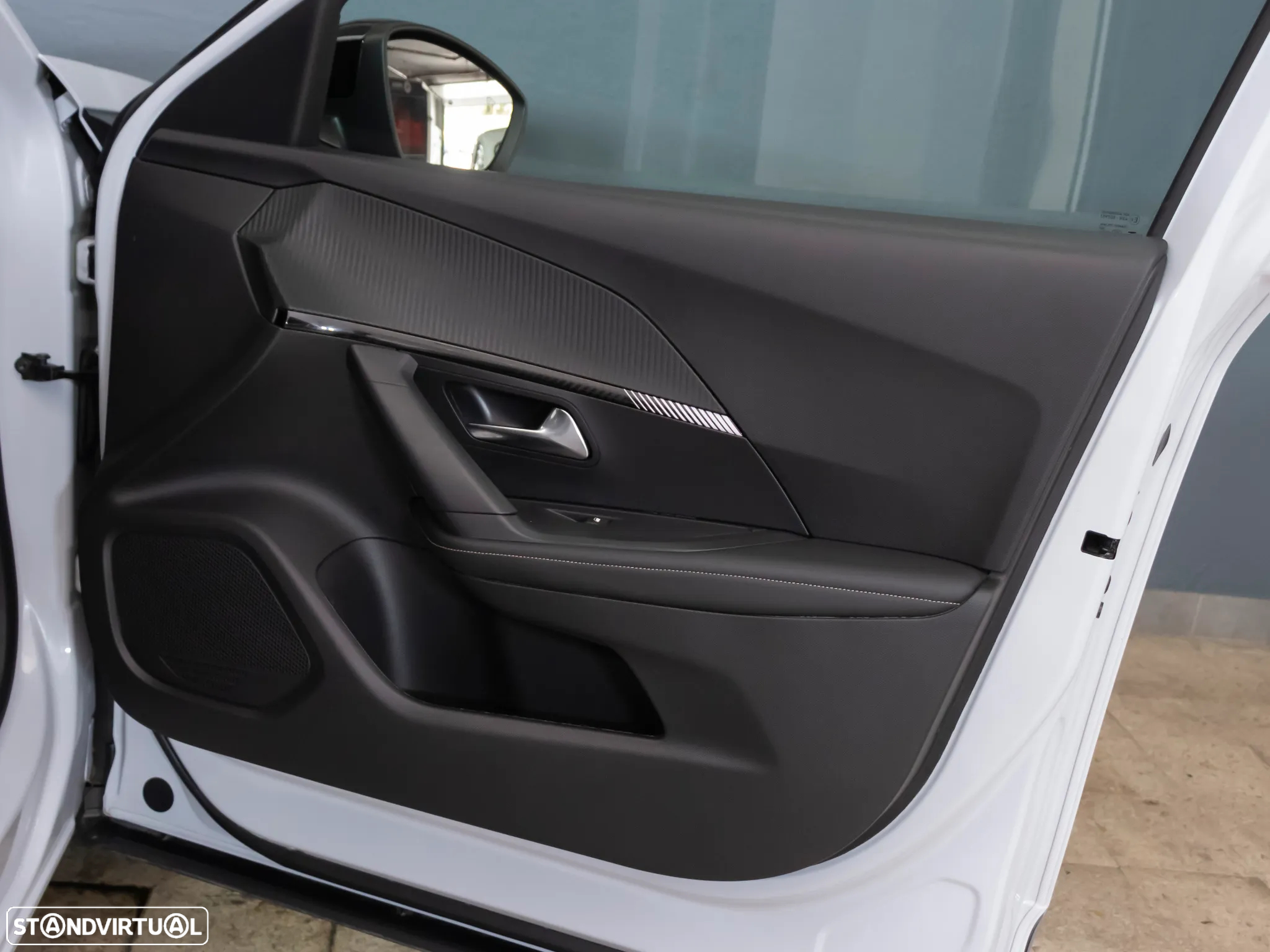 Peugeot 2008 1.2 PureTech Allure - 13