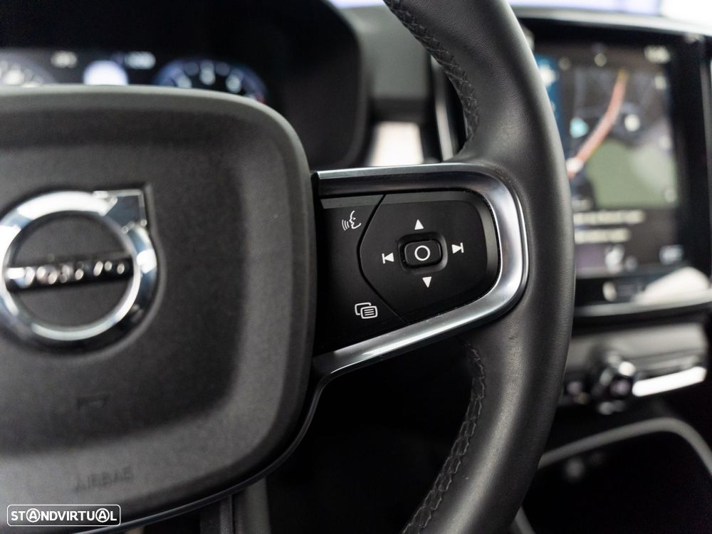 Volvo XC 40 1.5 T2 Momentum Plus Geartronic - 23