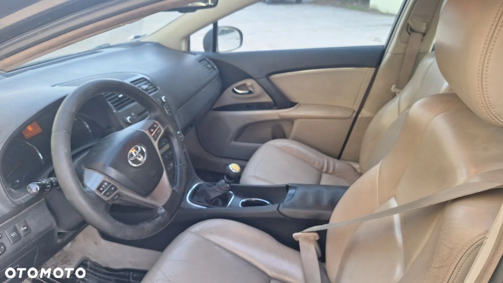Toyota Avensis 2.0 D-4D Premium - 8