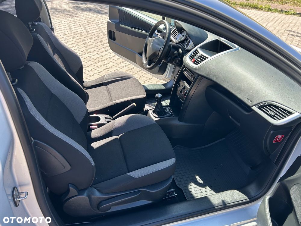Peugeot 207 75 Filou - 16
