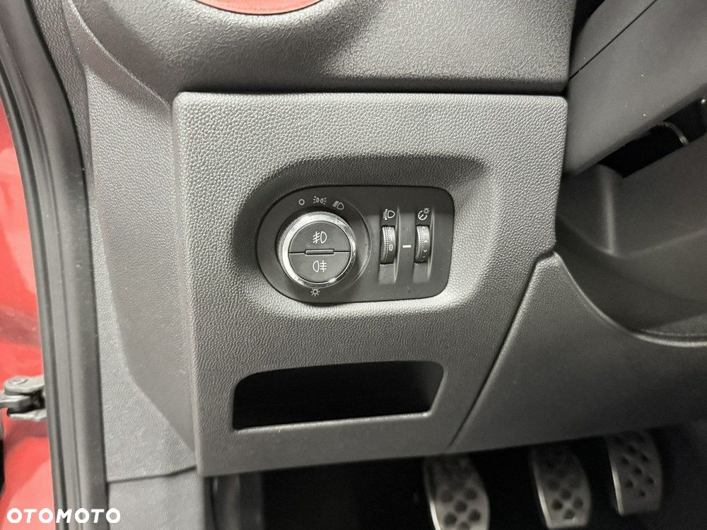 Opel Corsa 1.6 Turbo OPC - 37