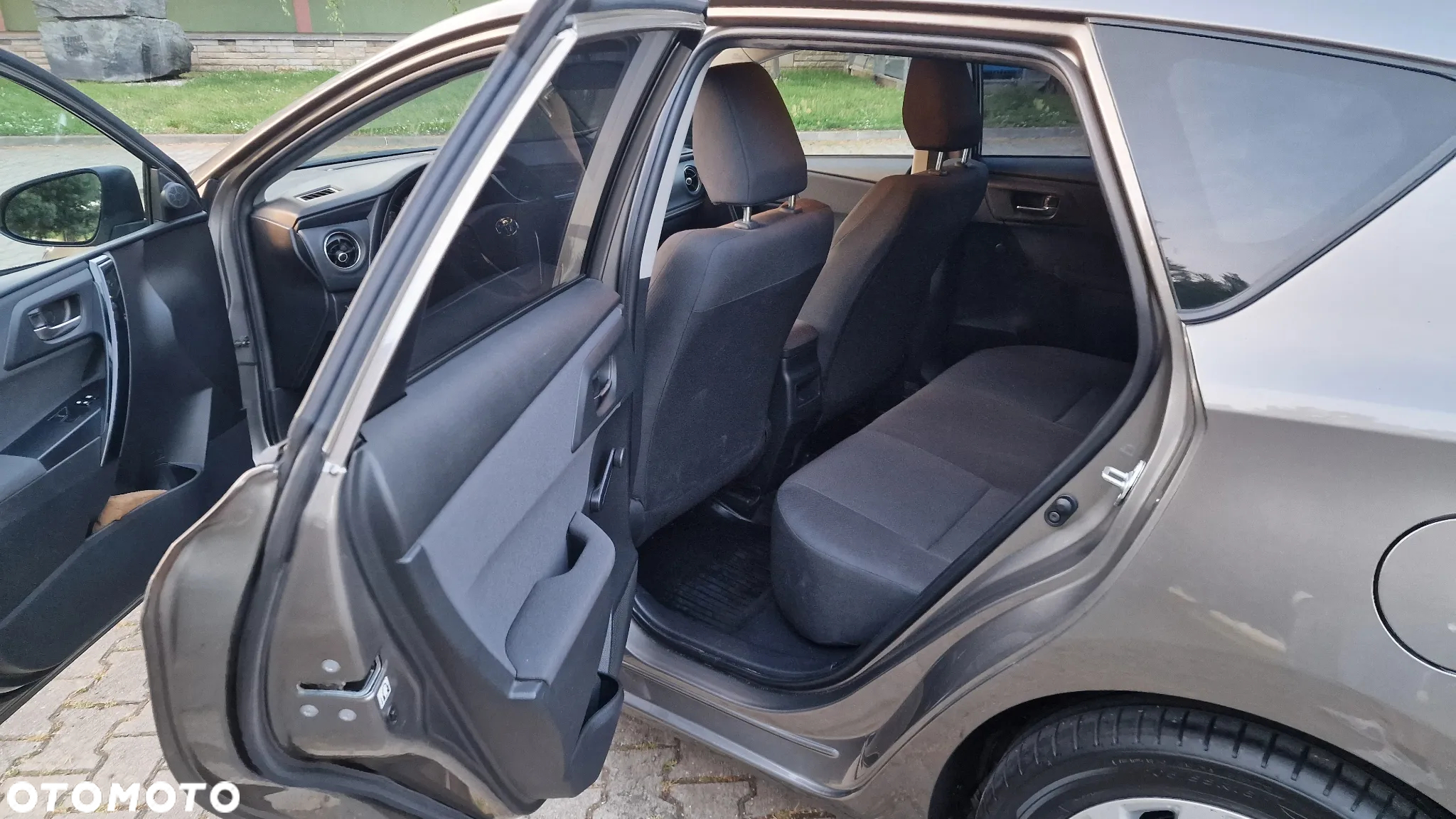 Toyota Auris - 13
