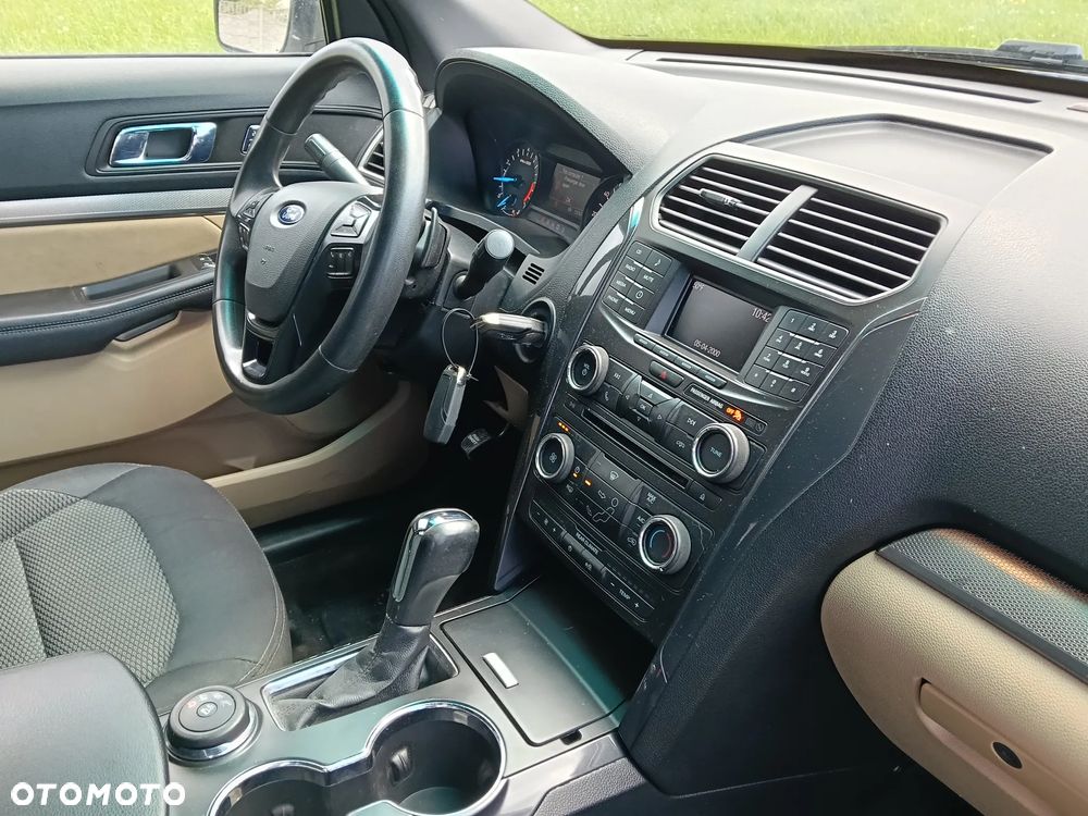 Ford Explorer - 12