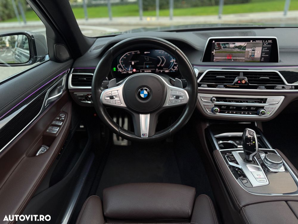 BMW Seria 7 745e - 22